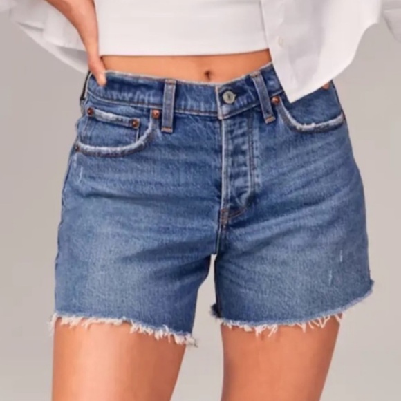 Abercrombie 90s baggy shorts low rise in medium wash SZ 26 - Picture 1 of 4